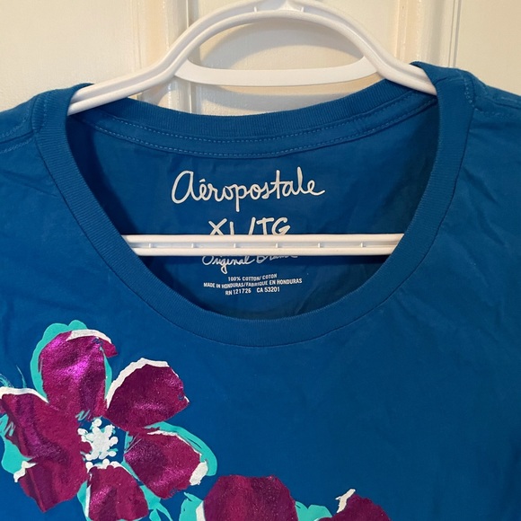 2 for 1 NWT Cute Graphic tees - Picture 10 of 13